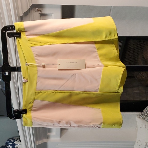 BCBGMAXAZRIA RUNWAY LIMITED EDITION SHORTS - Picture 2 of 11